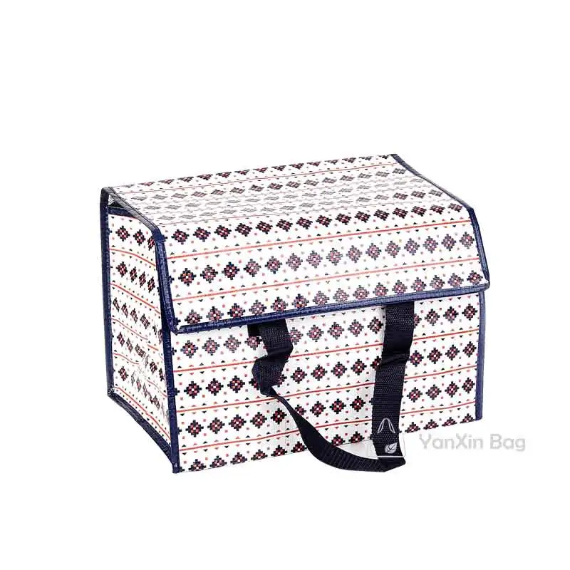 Essential Cooler Bag Sizes: Choosing the Right Fit for Every Occasion 2 A medium-sized cooler bag, showcasing its design and features